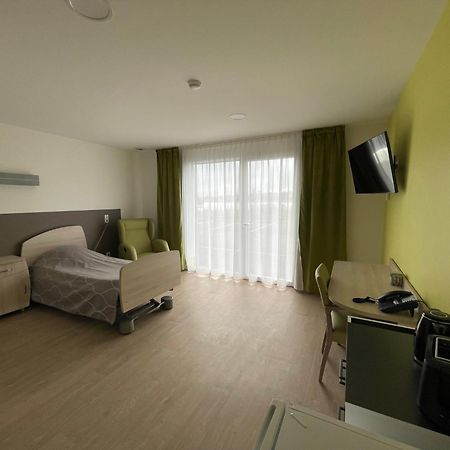 Relais Les Rives Du Lac Coulonges-sur-Sarthe Exterior foto