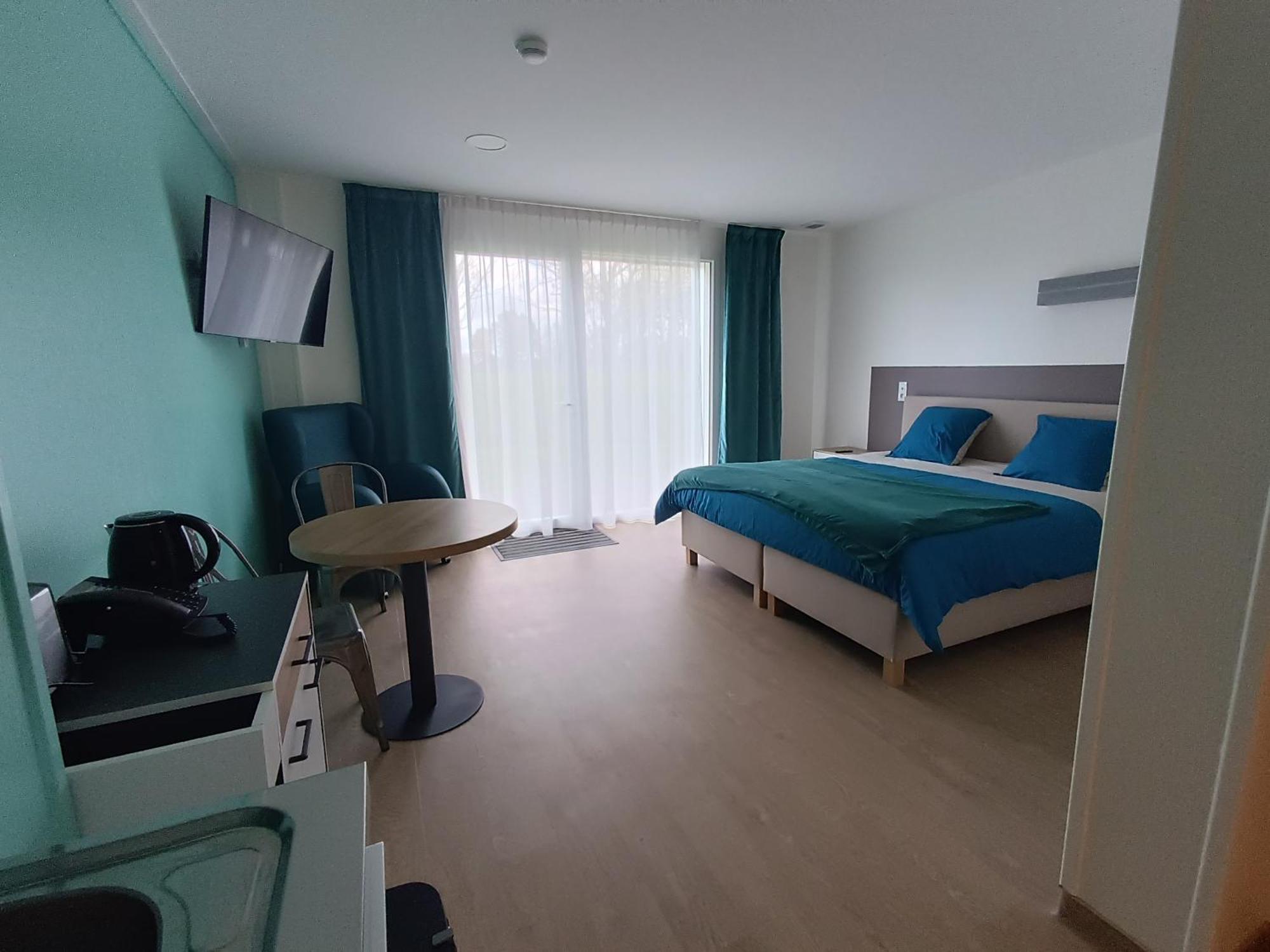Relais Les Rives Du Lac Coulonges-sur-Sarthe Exterior foto