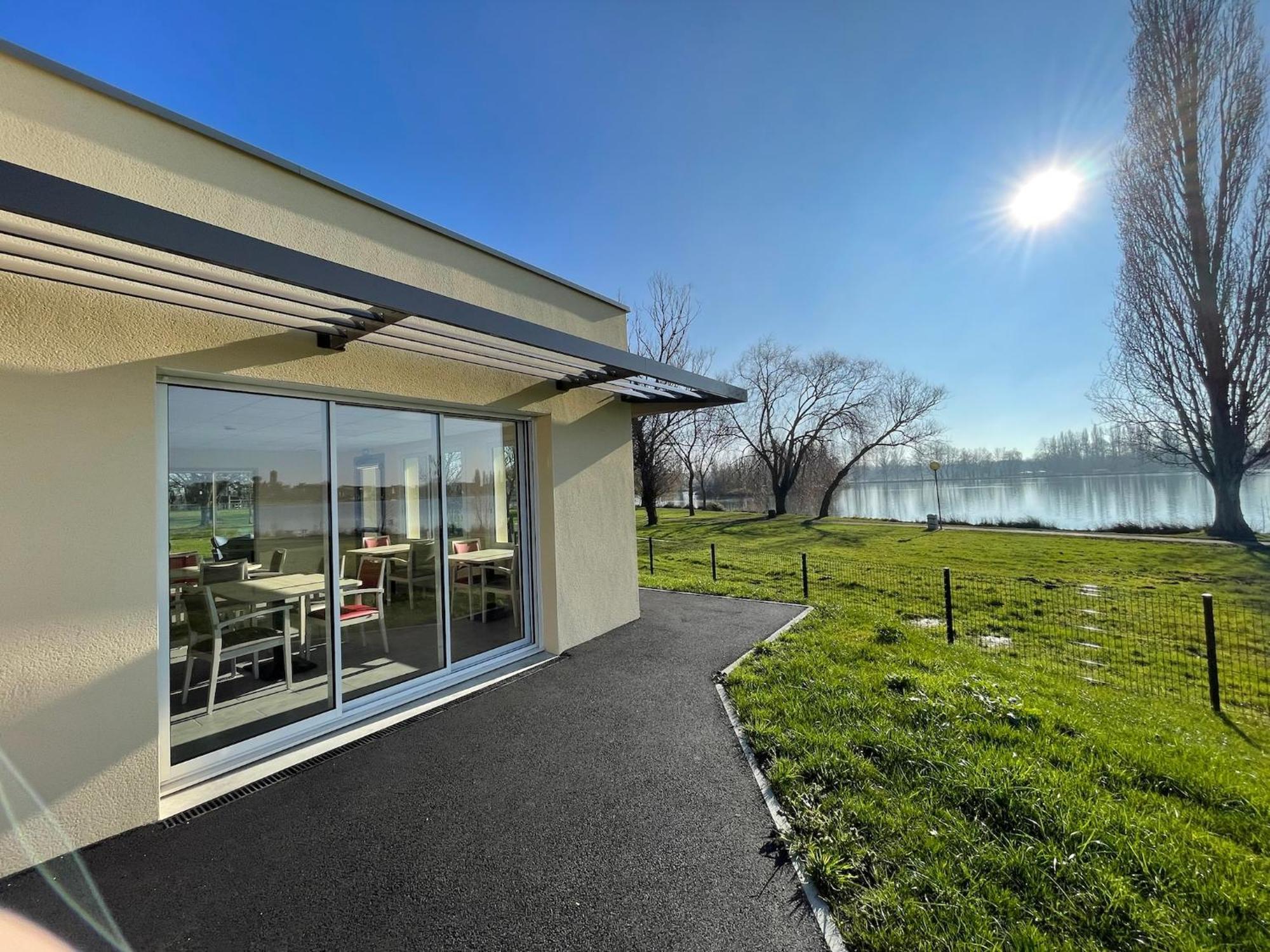 Relais Les Rives Du Lac Coulonges-sur-Sarthe Exterior foto